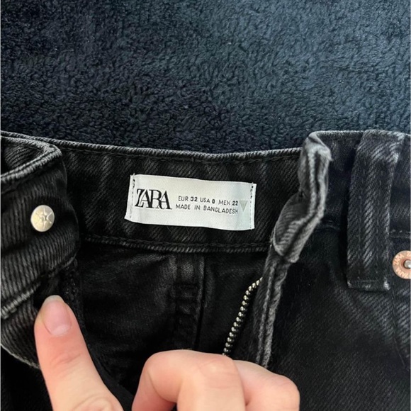 Zara Black Denim Shorts - Picture 2 of 3